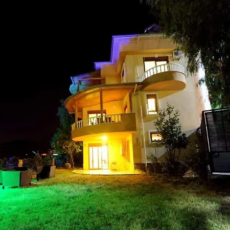 Diamond Hill ألانيا